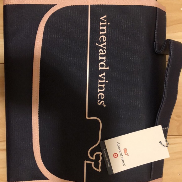 NWT Vineyard Vines Target collection changing pad - Picture 2 of 6